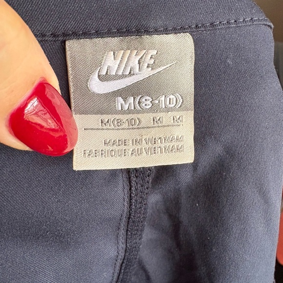 Nike Women's running jacket gray and lavender sz M 8-10 preloved - Picture 2 of 10